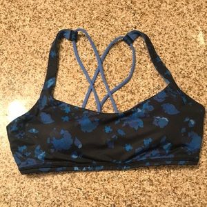 Lululemon free to be sports bra size 6